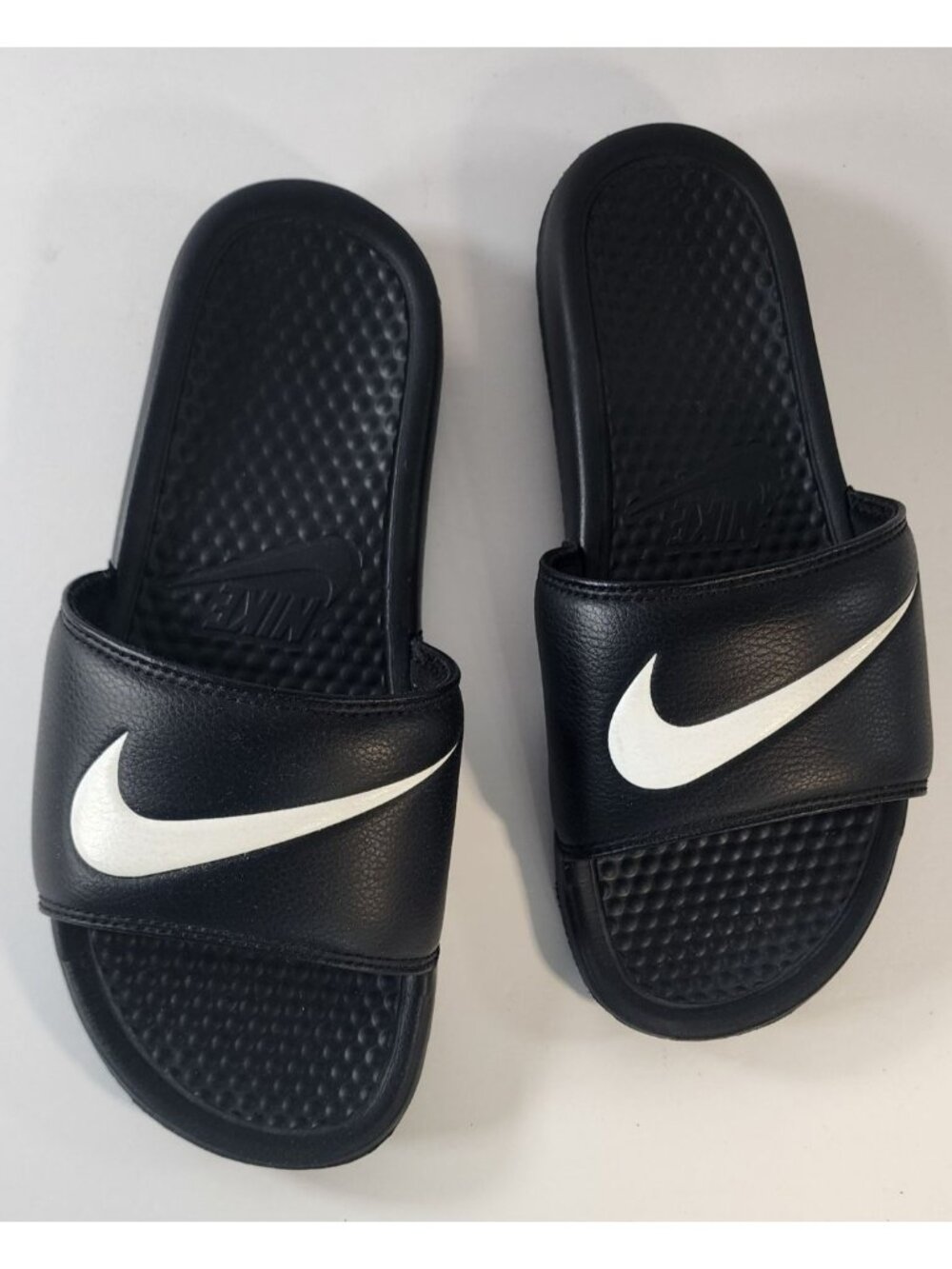 NIKE BENASSI SWOOSH MEN 8 WOMEN 9.5 BLACK WHITE SLIDES SANDALS 312618-011beach